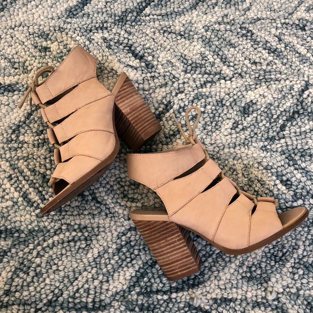 Hinge lace up taupe/nude block sandals - Picture 3 of 8